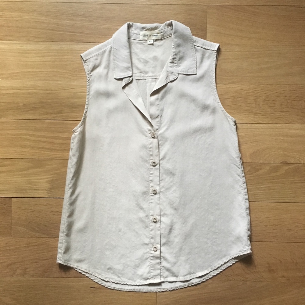 Cloth + Stone sleeveless tencel button-down